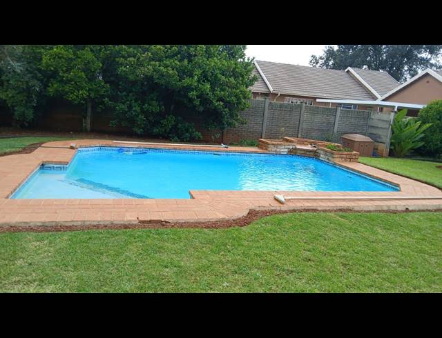 3 BEDROOM HOUSE FOR SALE IN HELIKON PARK